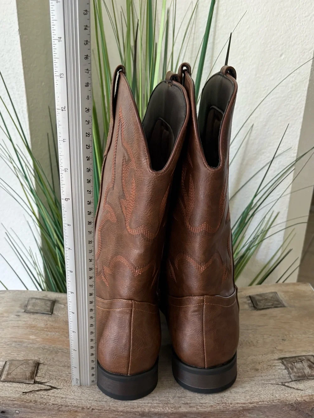 Brown Western Cowboy Boots - Classic Stitch Detailing